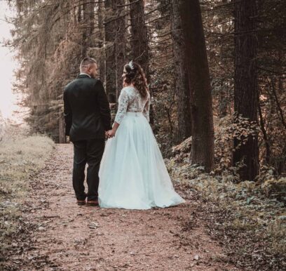 svadobná fotografia v lese – fotograf