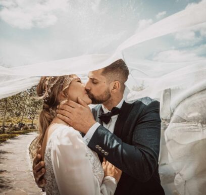 svadobná fotografia pod závojom – fotograf